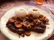 Una foto de bife de osobuco