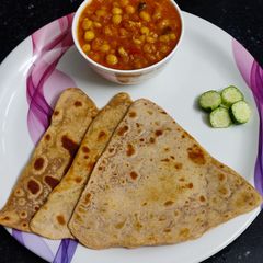 A picture of White peas curry.