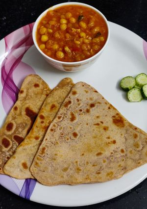 A picture of White peas curry.