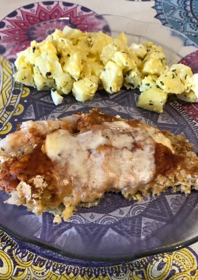Una foto de Filet de brótola a la napolitana con guarnición de papá y huevo 🐟🥔🥚