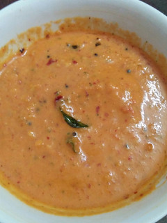 பூண்டு வதக்கு சட்னி (Garlic chutney) செய்முறை முக்கிய புகைப்படம்