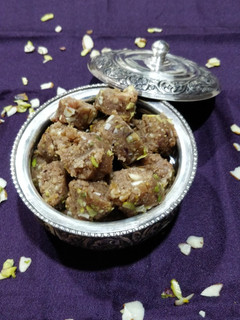ડ્રાય ખજૂર રોલ રેસીપી મુખ્ય ફોટો