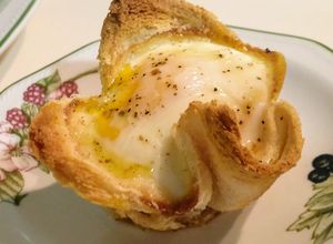 Foto principal de Cestas de pan tostado y huevos