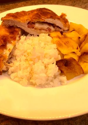 Sajttal és baconnel töltött karaj recept fotója