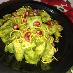 A picture of Green chutney Aloo.