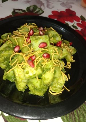A picture of Green chutney Aloo.