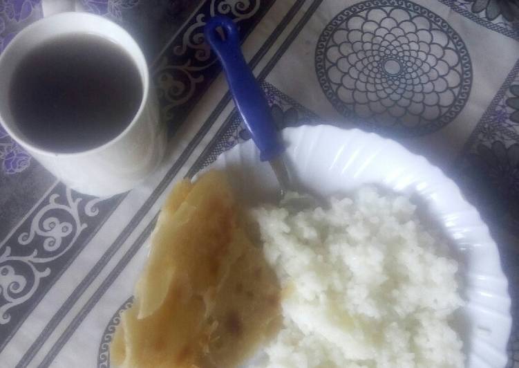 Black tea,white rice and chapati