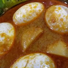 A picture of Andey aloo ka salan 🥚🥔.