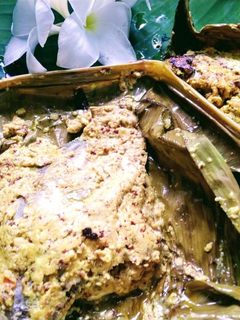 দই পমফ্রেট পাতুরি(Doi Pomfret Paturi recipe in Bengali) রেসিপির প্রধান ছবি