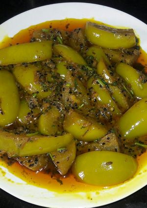 A picture of Kacche tamatar ki sabji.