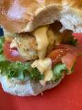 Crabless Crabcake Sandwich w/ Creamy Ol’ Bay sauce 𝓥𝓖 (𝙿𝚕𝚊𝚗𝚝 𝙱𝚊𝚜𝚎𝚍 𝙼𝚊𝚖𝚊𝚜🌿)