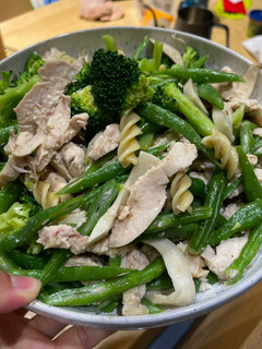 雞肉螺旋麵溫沙拉 的食譜成品照片