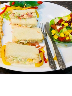 A picture of Vegetables Sandwich & Chunky Vegetables Salad.