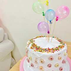 Funfetti Layer Cake রেসিপির প্রধান ছবি