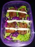 Salad mayo kol ungu selada, daging sapi topside teriyaki pedas sederhana untuk diet