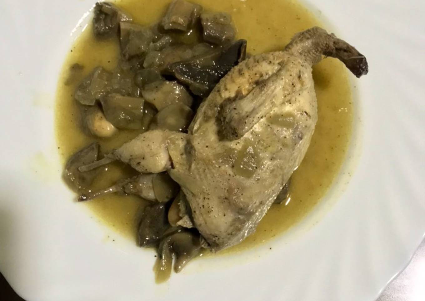 Codornices al estilo de mi madre con champiñones