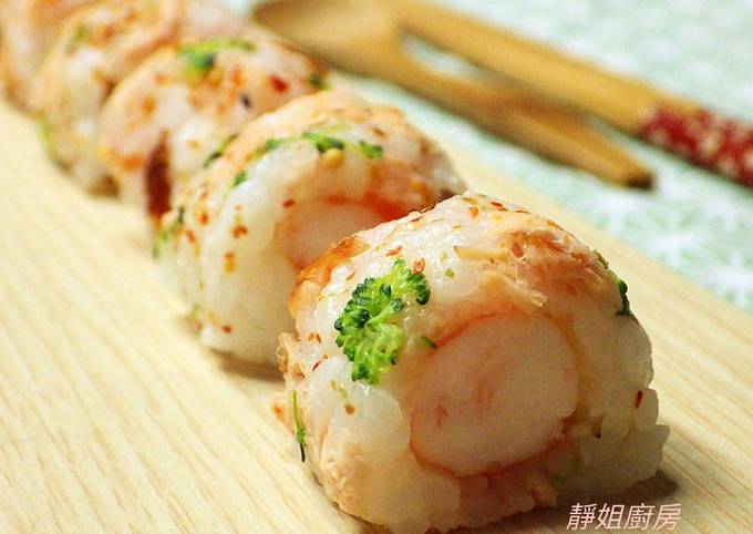 剩魚剩飯…鮭魚蝦仁飯捲 食譜成品照片