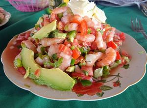 Una foto de Ensalada de camarón