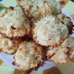 A picture of Coconut Macaroons.