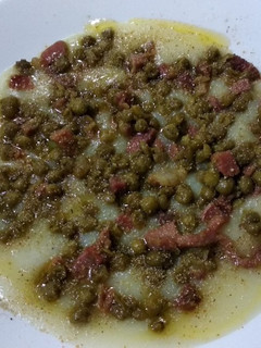Una foto de Puré con jamón y guisantes