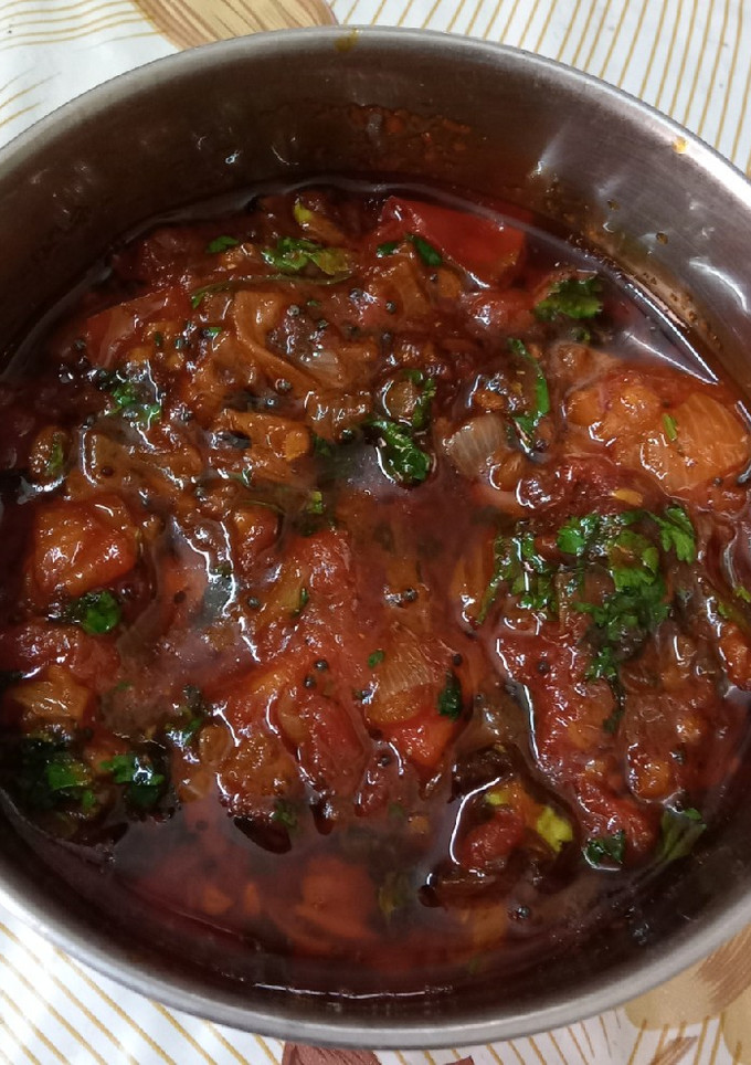 ટામેટા ની ચટણી (Tomato Chutney Recipe In Gujarati) રેસીપી મુખ્ય ફોટો