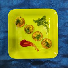 A picture of Sev Puri Styled Samosa.
