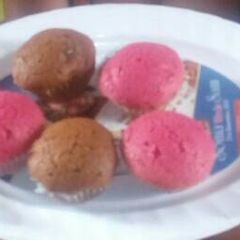 A picture of Beautiful cup cakes.