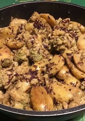 Une photo de Pommes grenailles au chou romanesco et dulce