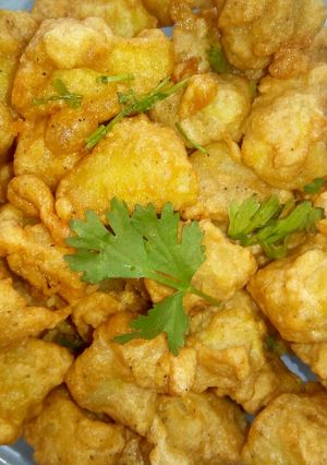 A picture of Potato pakora.