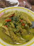 Green Curry with Chicken Feet