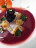 Seppia ai frutti rossi, caviale e mentuccia fresca