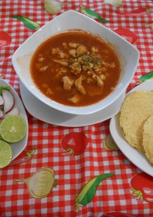 Una foto de Pozole rojo de Michoacan