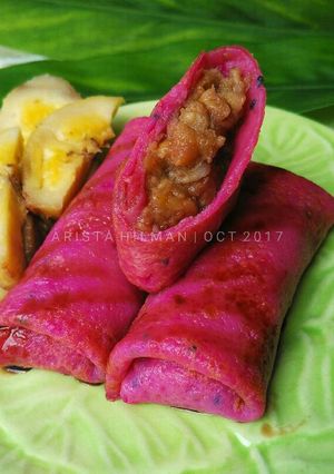 Foto resep Dadar Gulung Isi Pisang | Buah Naga Merah