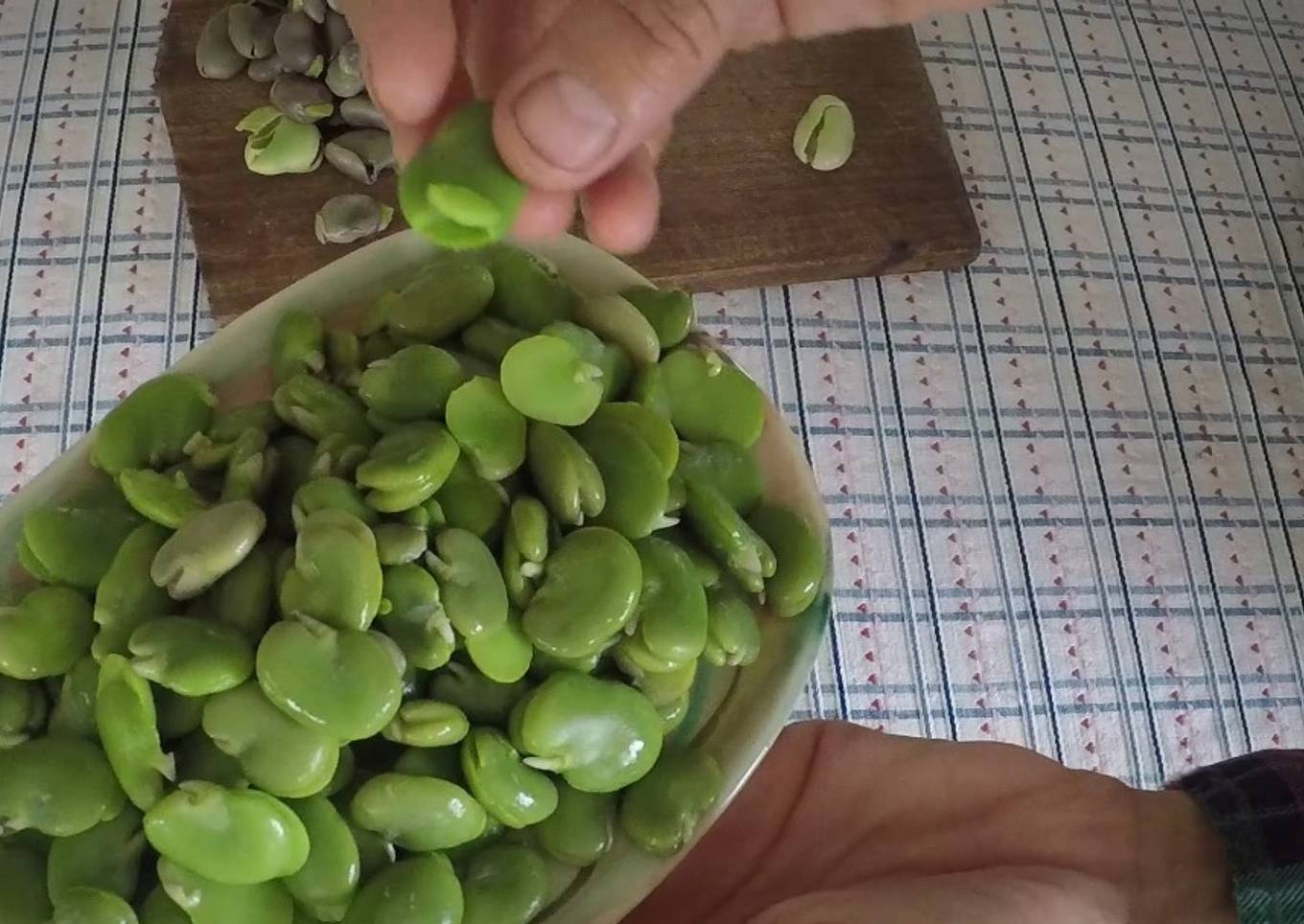 Como cocinar habas verdes?