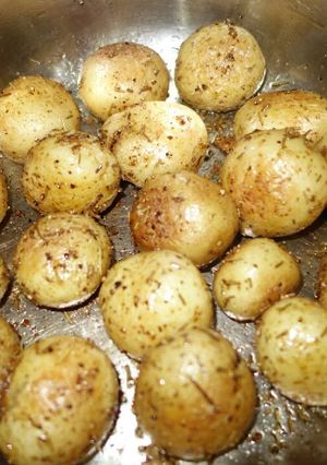 A picture of Pot Roast Potaoes.