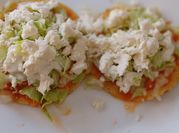 Una foto de tomate cebolla tinga