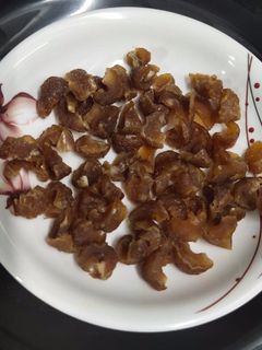 आवळा कॅन्डी (गुळातली) (awla candy recipe in marathi) रेसिपी चे मुख्य फोटो