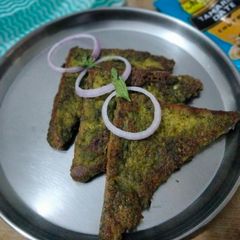 A picture of Bread palak toast.