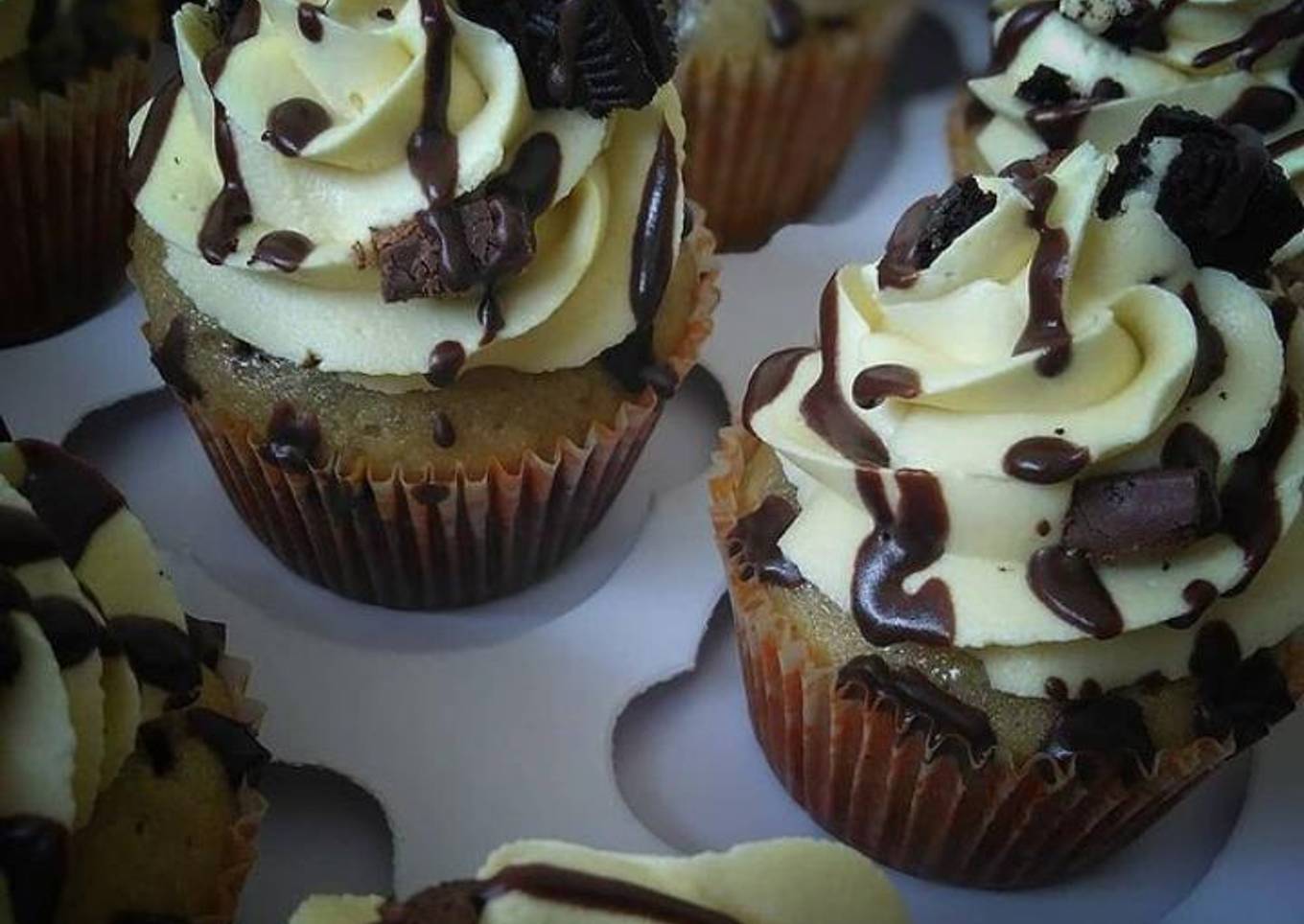 Banana butter frosted cupcakes