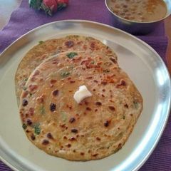 A picture of Methi laccha paratha.