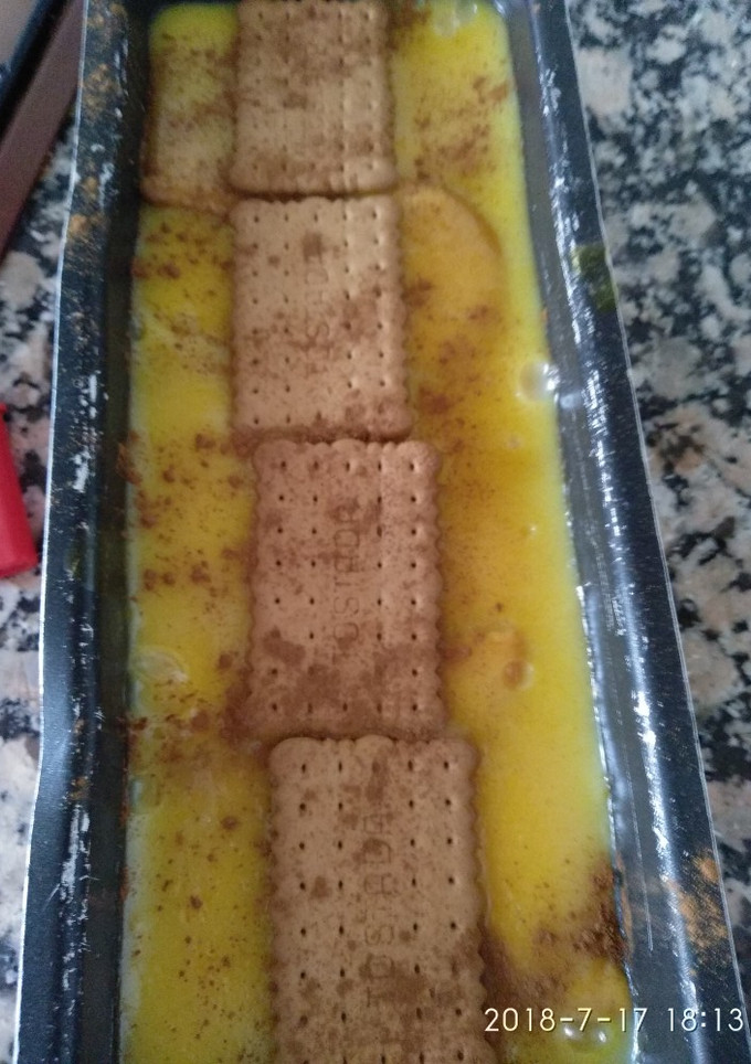 Una foto de Flan con galletas