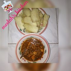 A picture of Fried yam with fish sauce.