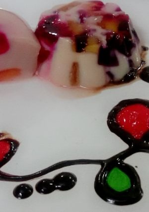 A picture of Cathedral window jelly dessert.