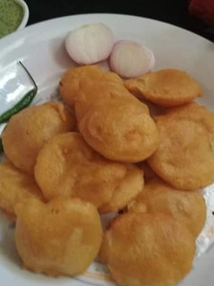બટેટા ની કતરી ના ભજીયા (Potato Recipe In Gujarati) રેસીપી મુખ્ય ફોટો