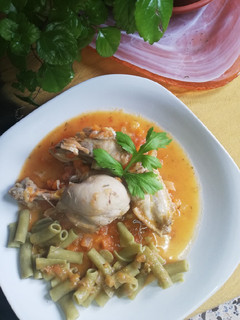 Una foto de Pollo alla cacciatora