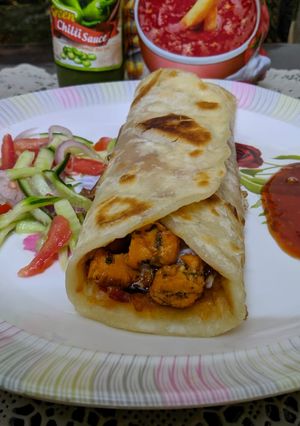 A picture of Tandori paratha roll.