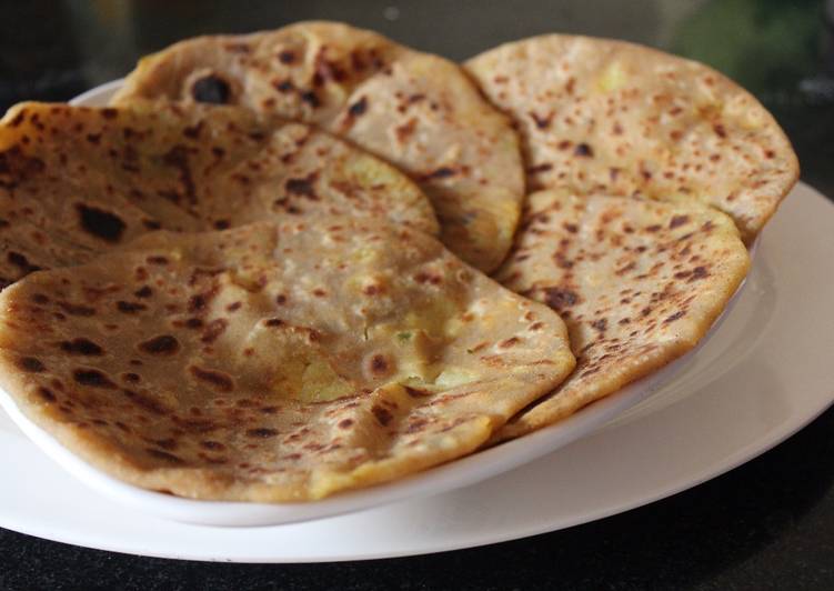 How to Make Homemade Simple Aloo Paratha/Masala Potaotes Stuffed Parathas