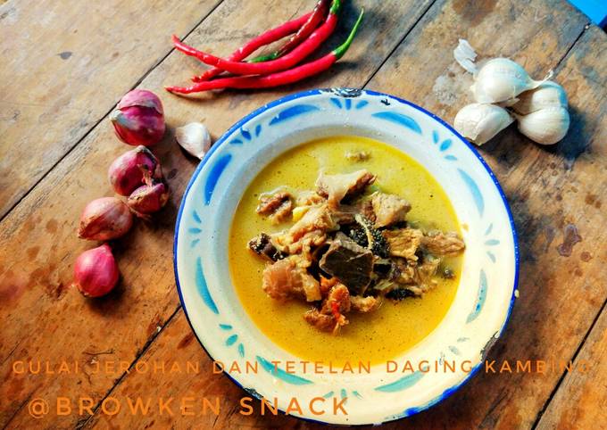 Gulai jerohan dan tetelan daging kambing