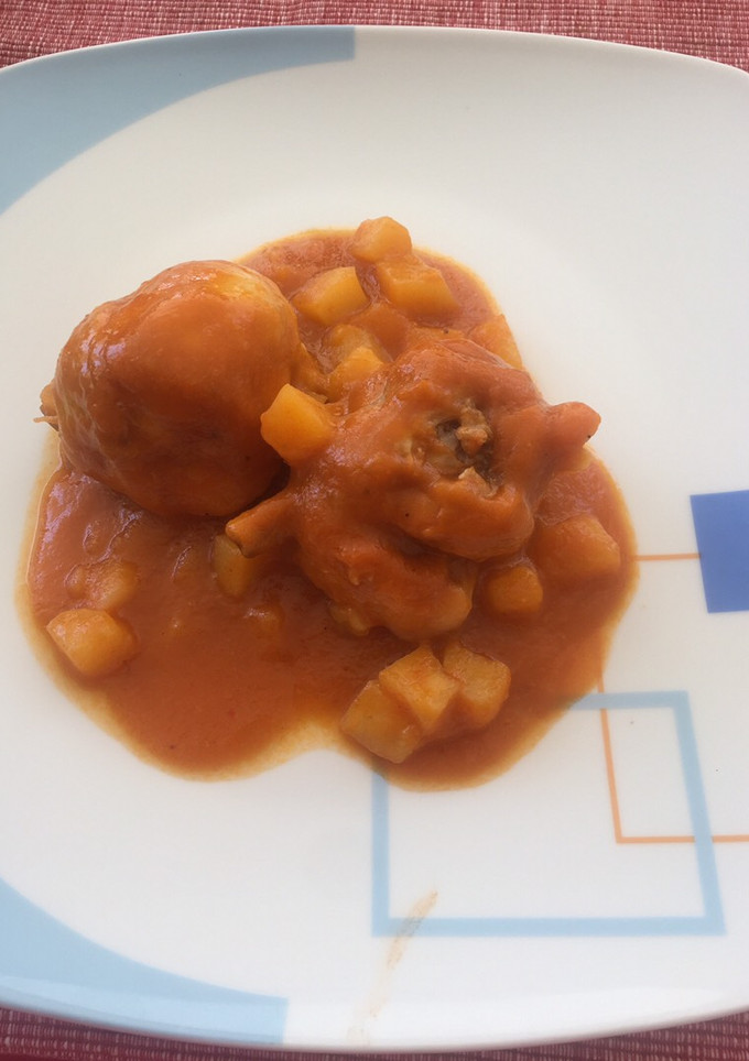 Una foto de Estofado de muslos de pollo