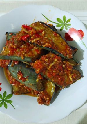 Foto resep Terong Balado Pedas Manis Ikan Teri Daun jeruk